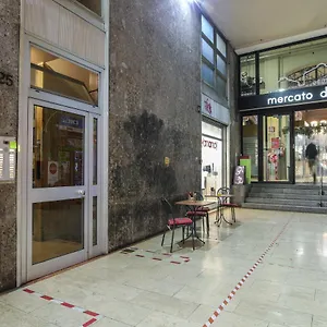 Close To Food And Shopping , Bologne Italie